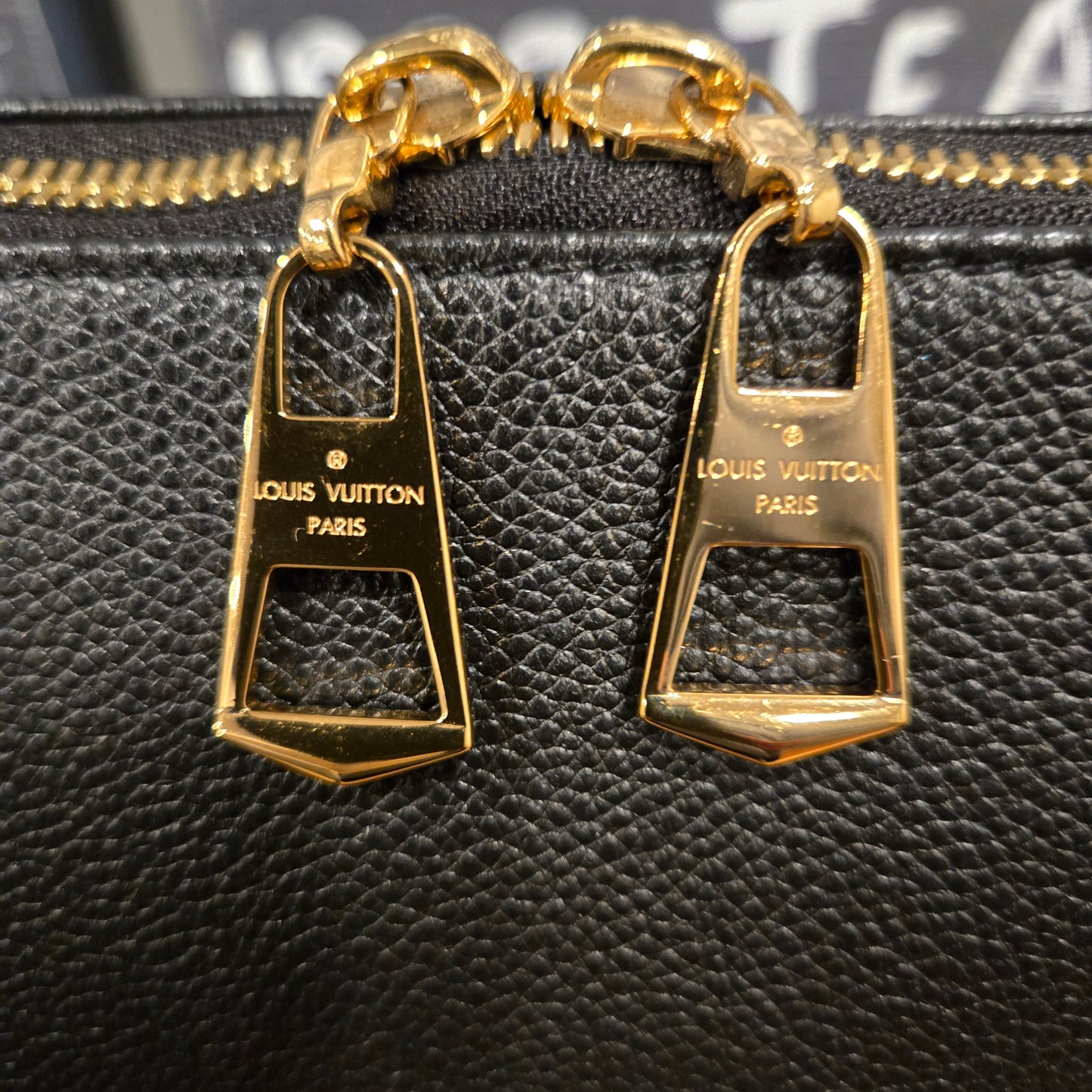 Louis Vuitton Monogram Empreinte V Tote MM Noir