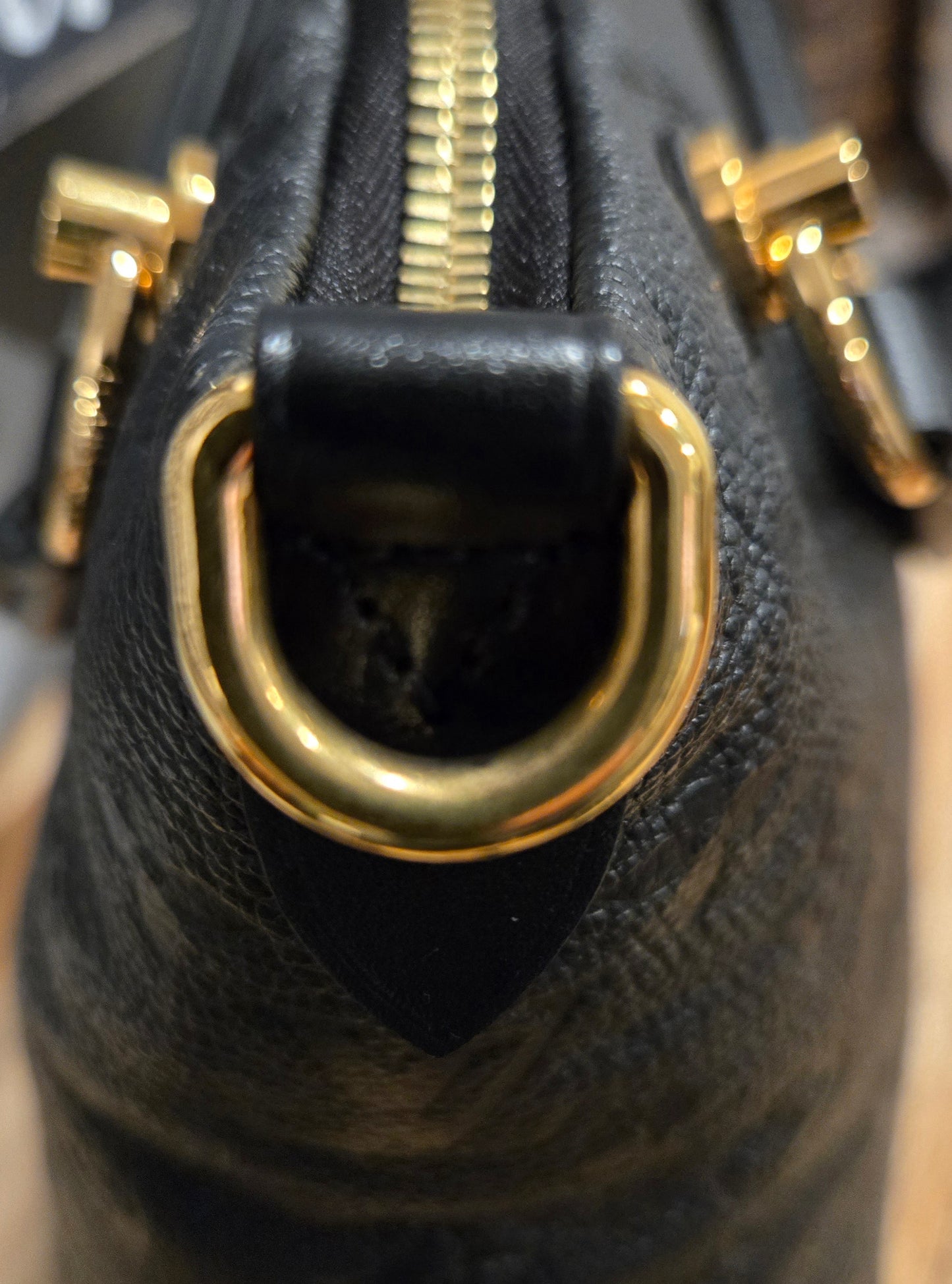 Louis Vuitton Monogram Empreinte V Tote MM Noir