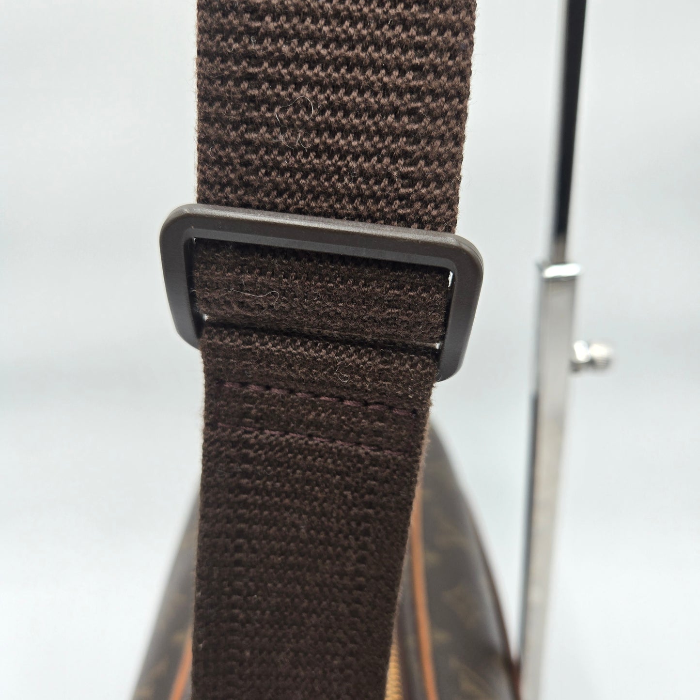 Louis Vuitton Monogram Reporter PM Crossbody/Shoulder Bag