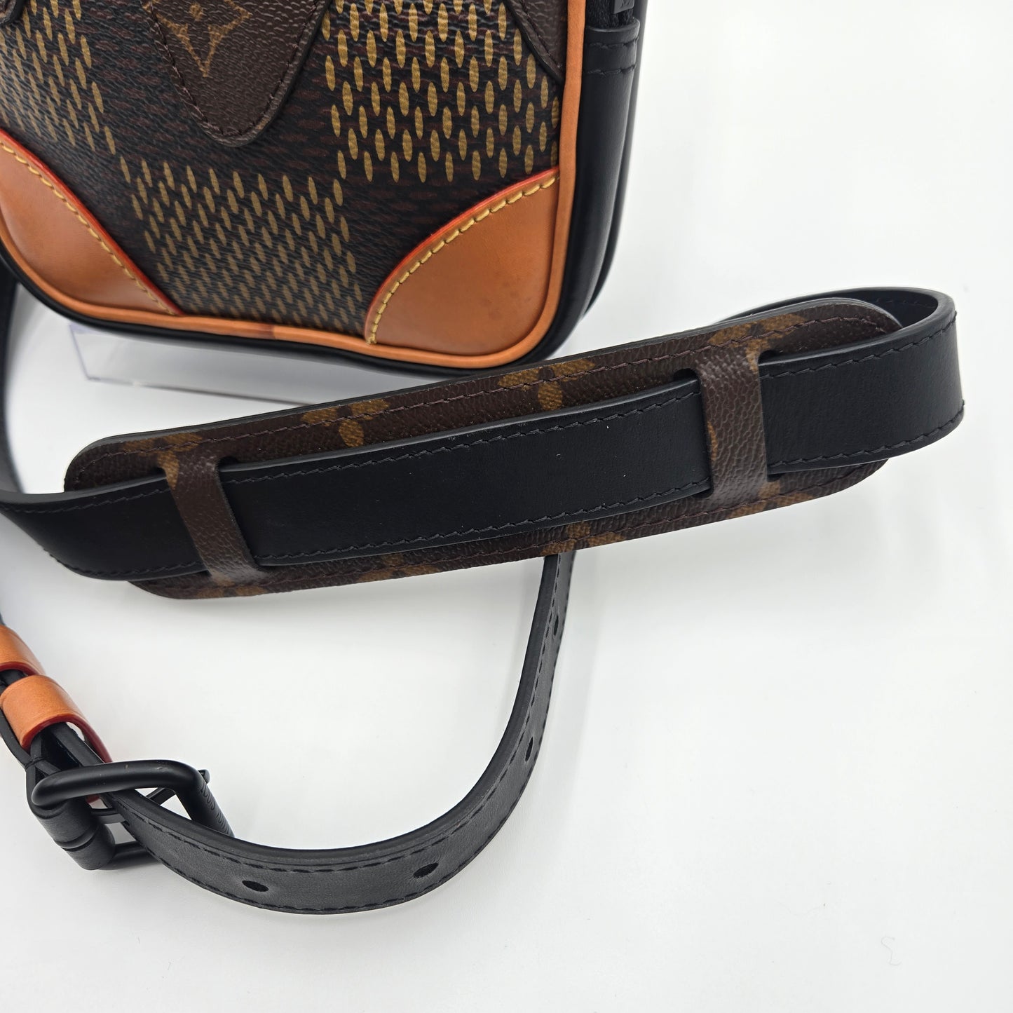 Louis Vuitton Squared Amazon Damier Giant Body - LIMITED EDITION