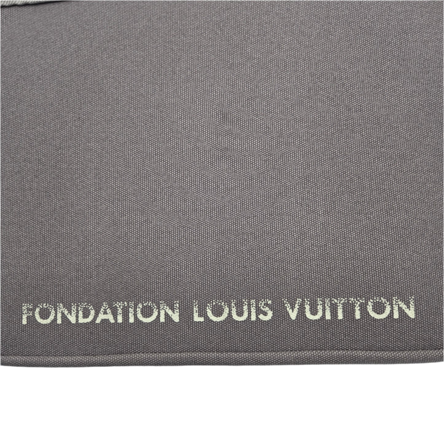 Fondation Louis Vuitton Laptop Sleeve - Grey
