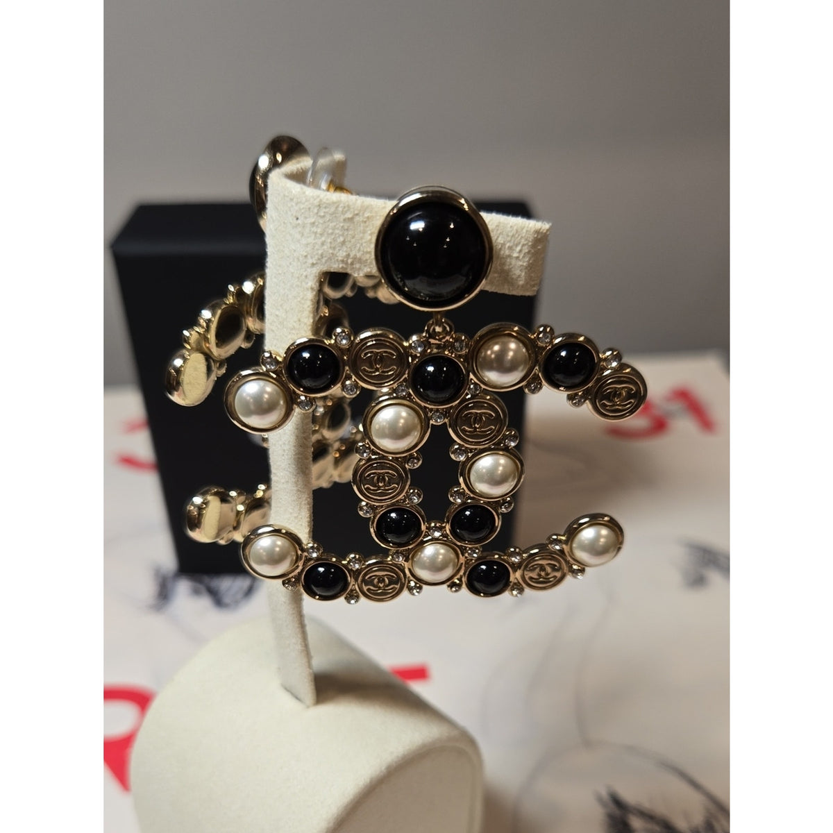 #200 - CHANEL B2019 Pearl & Strass CC Drop Earrings