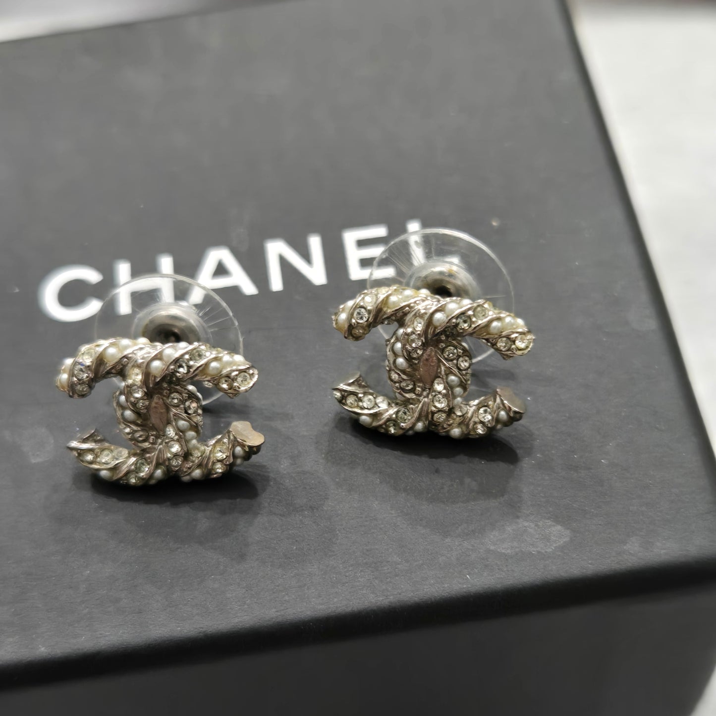 CHANEL earrings Coco Mark CC rhinestone pearl motif 18