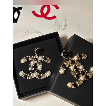 #200 - CHANEL B2019 Pearl & Strass CC Drop Earrings