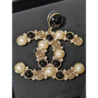 #200 - CHANEL B2019 Pearl & Strass CC Drop Earrings