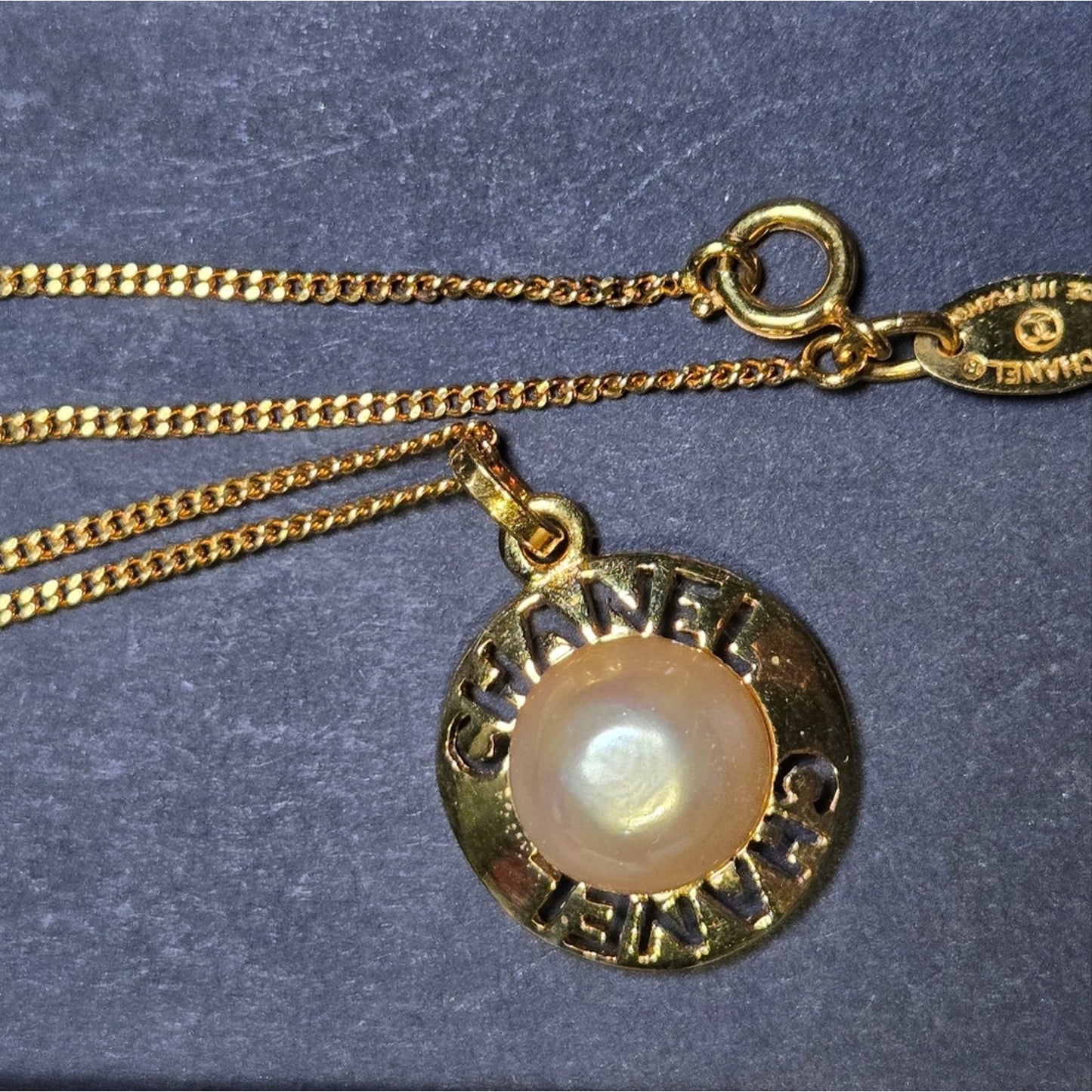 #51 AUTHENTIC Chanel Necklace Circle GP Plated Fake Pearl Gold