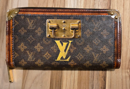 Louis Vuitton Monogram Trunk Time Wallet  - LIMITED EDITIION