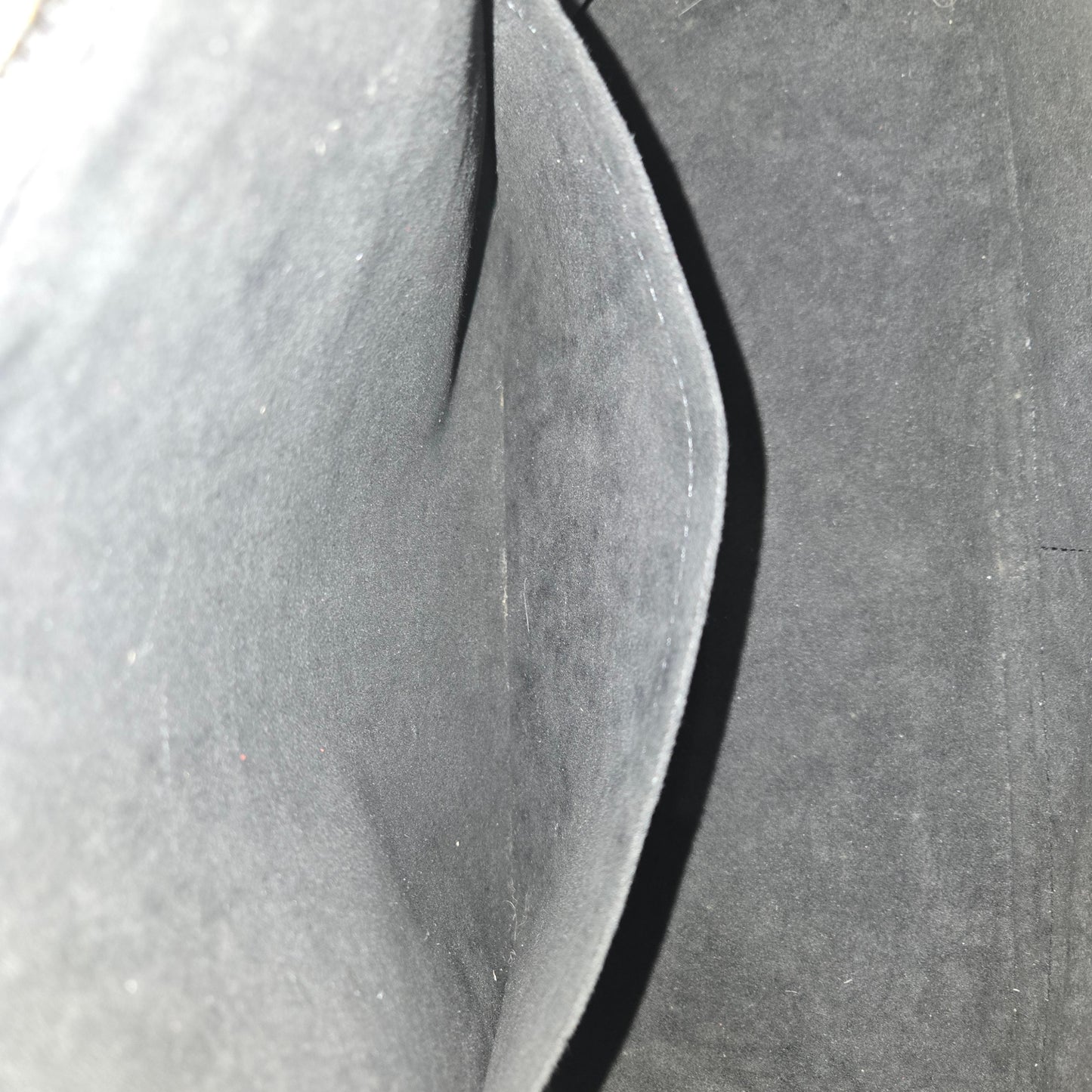 Louis Vuitton Monogram Empreinte V Tote MM Noir
