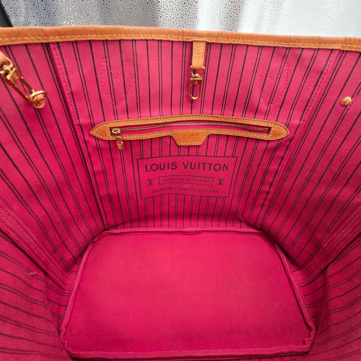 Louis Vuitton Monogram MM Neverfull - COA included