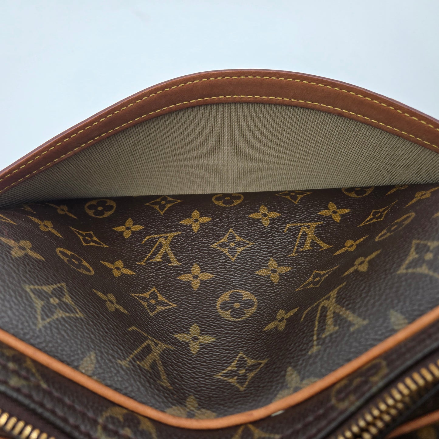Louis Vuitton Monogram Reporter PM Crossbody/Shoulder Bag