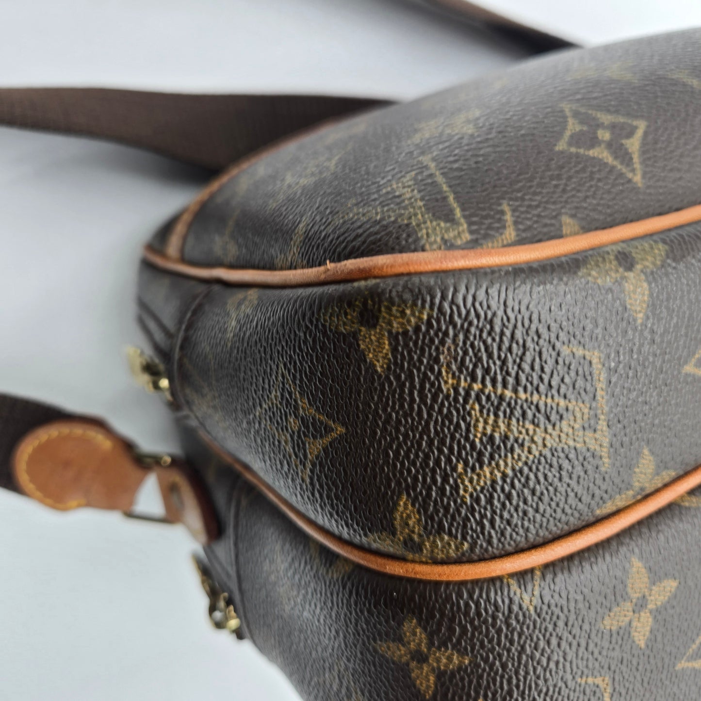 Louis Vuitton Monogram Reporter PM Crossbody/Shoulder Bag