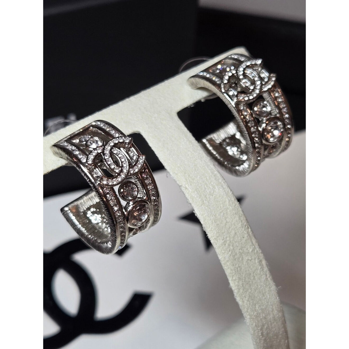 #181 - Chanel Earrings B23