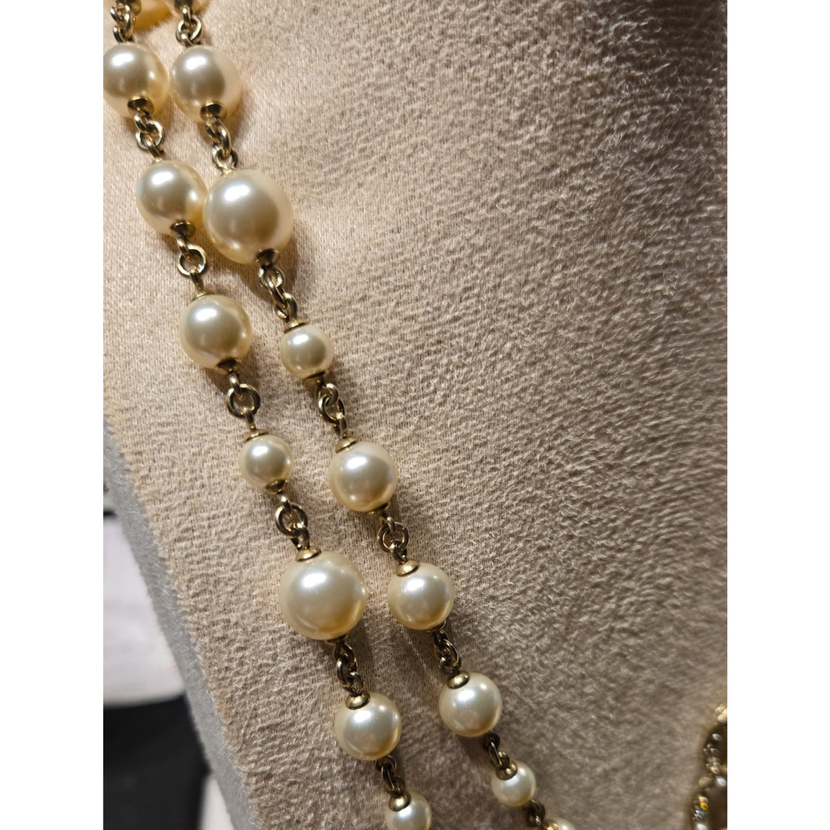 #184 - CHANEL Camellia Faux Pearl Necklace 2013