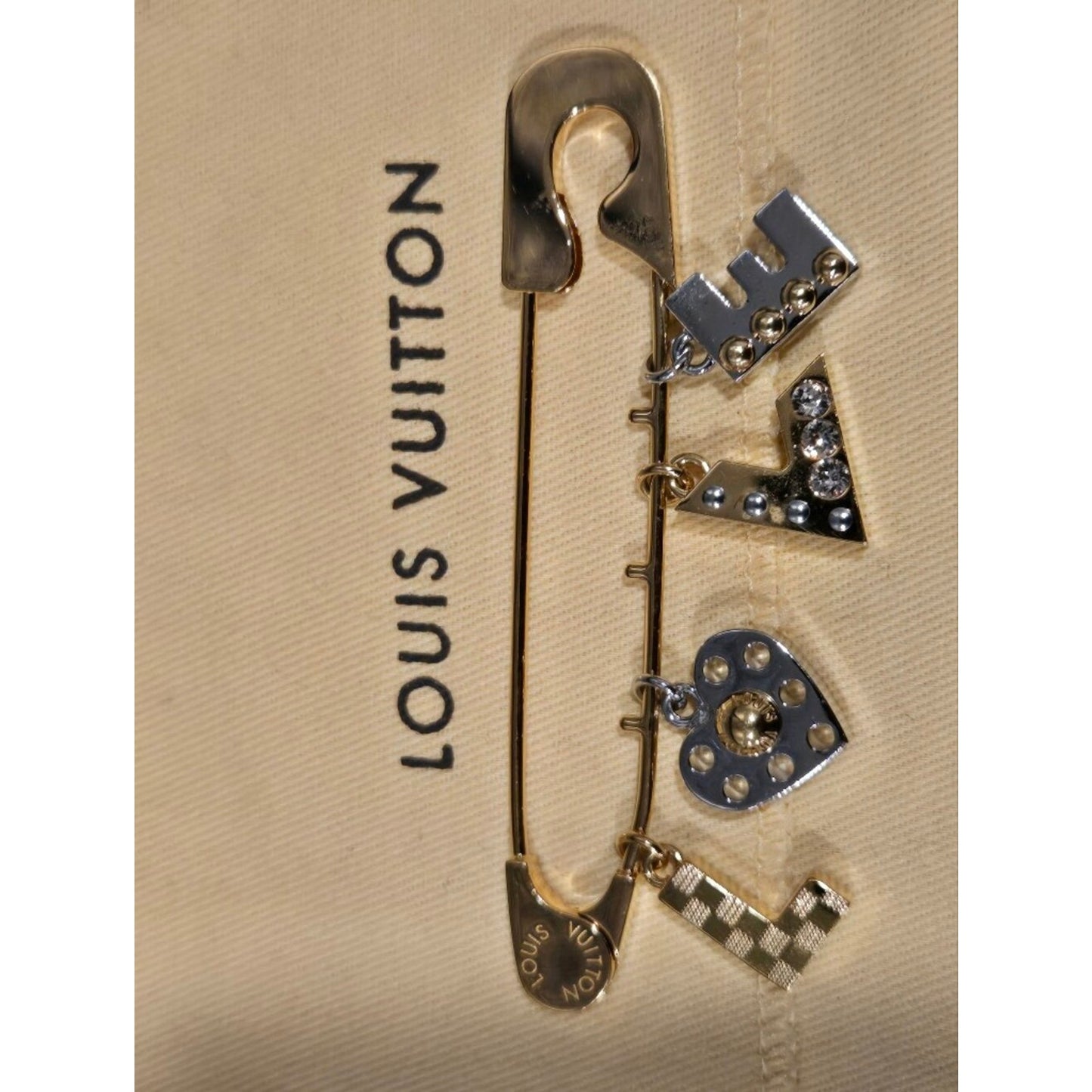 #135 - Louis Vuitton Brooch LOVE Safety Pin Motif M67035