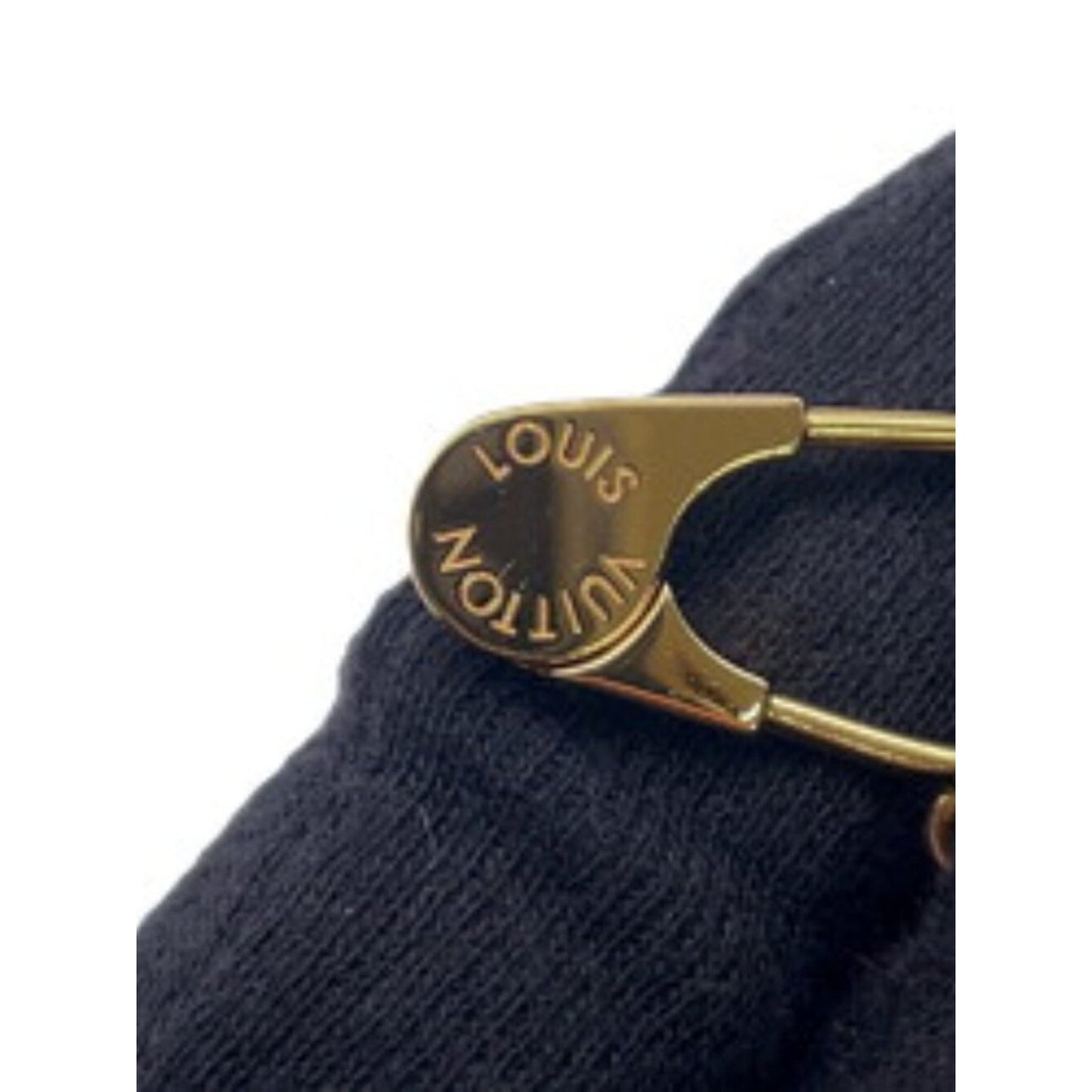 #135 - Louis Vuitton Brooch LOVE Safety Pin Motif M67035