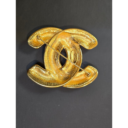#129 - Chanel Brooch, Coco Mark, Matelassé, GP Plated - VINTAGE