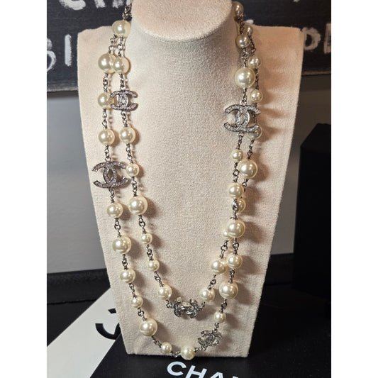 #187 CHANEL 2025 Necklace 5 CC logos, Faux Pearls