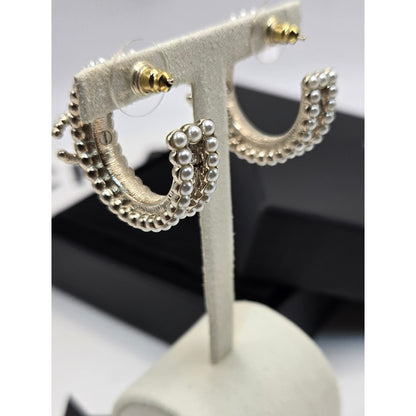 #180 - Chanel Hoop Faux Pearl 21B