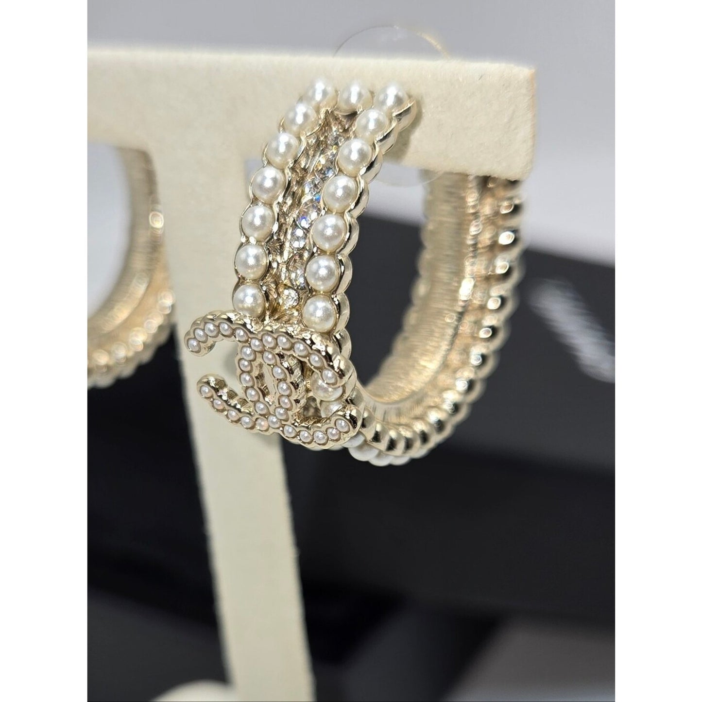 #180 - Chanel Hoop Faux Pearl 21B