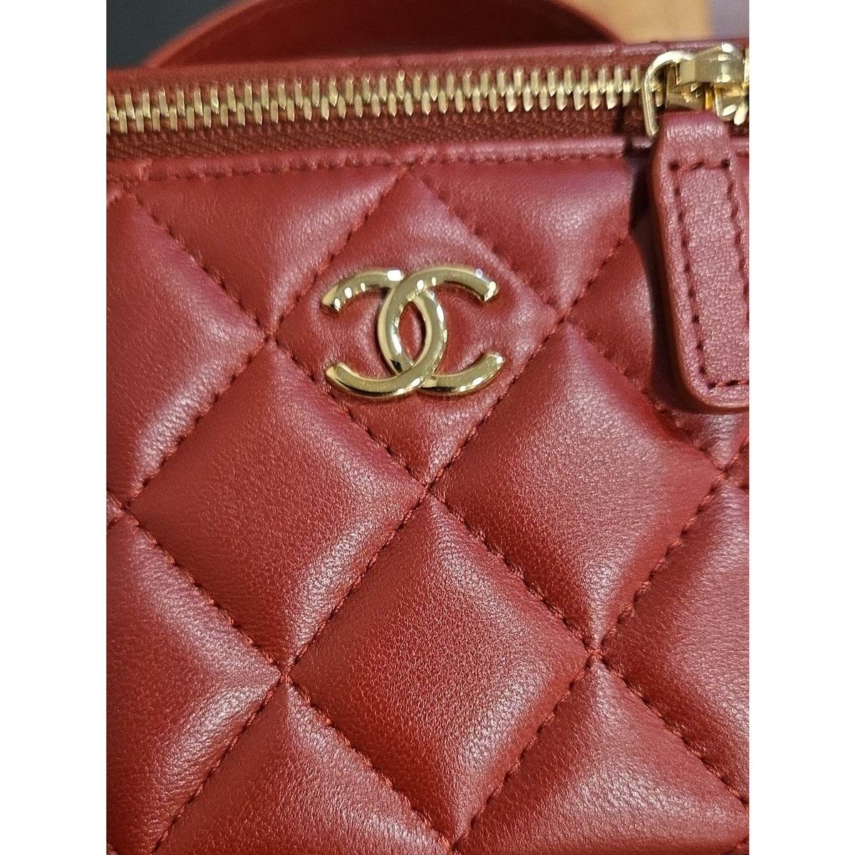 CHANEL Vanity With Chain / Crossbody, Burgundy