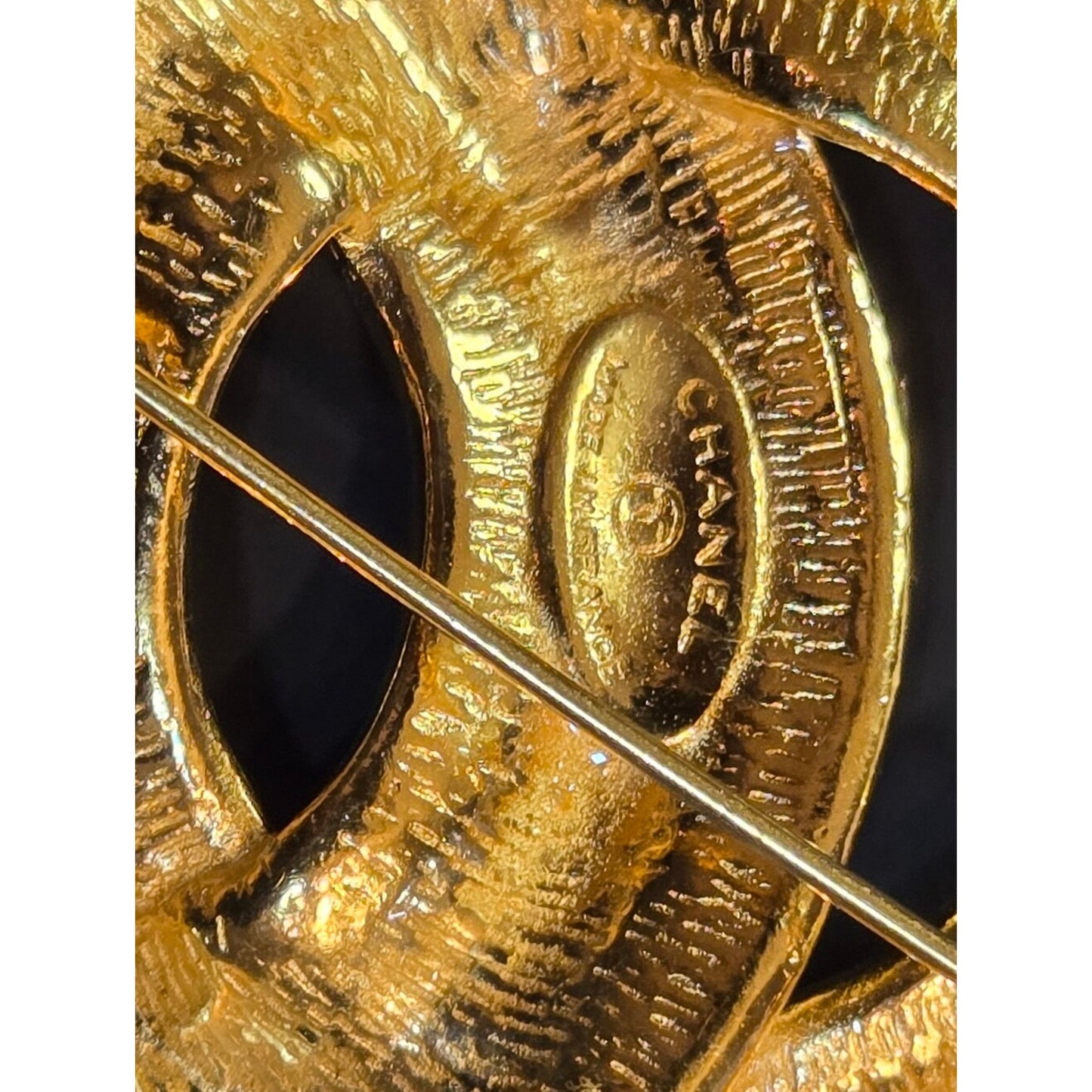 #129 - Chanel Brooch, Coco Mark, Matelassé, GP Plated - VINTAGE
