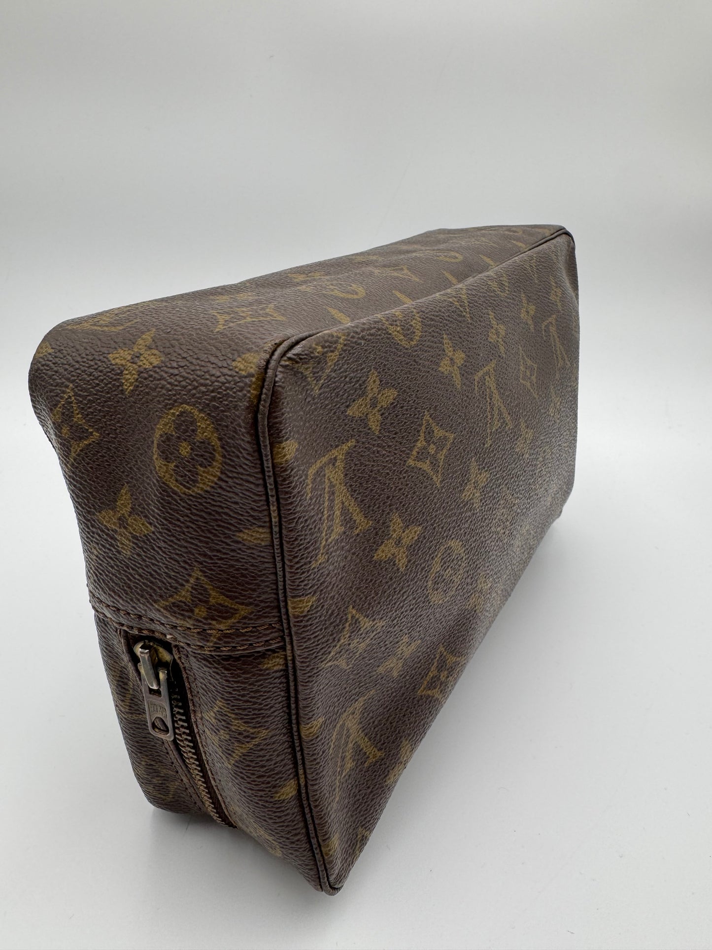 Louis Vuitton Monogram Trousse Toilette 28