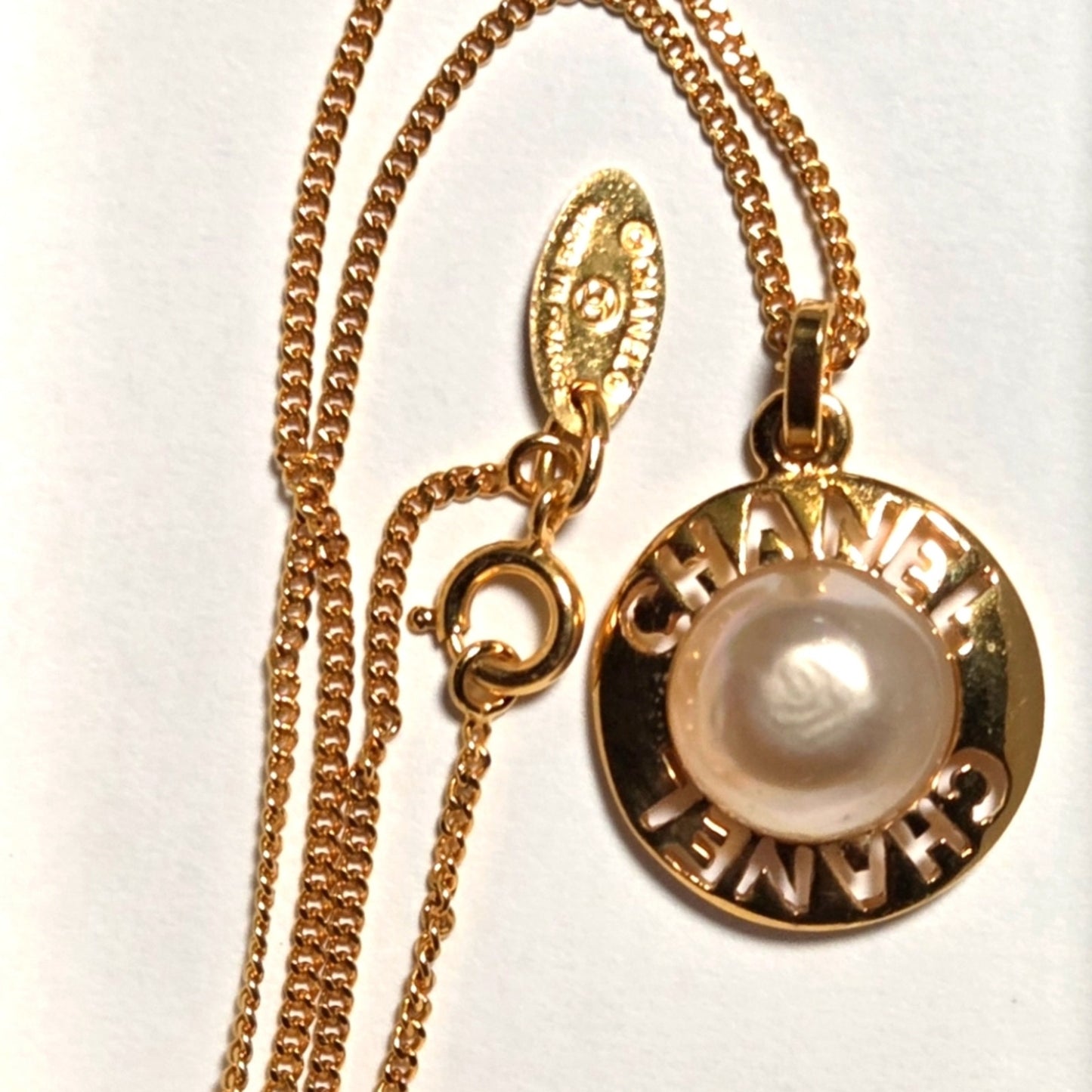 #51 AUTHENTIC Chanel Necklace Circle GP Plated Fake Pearl Gold