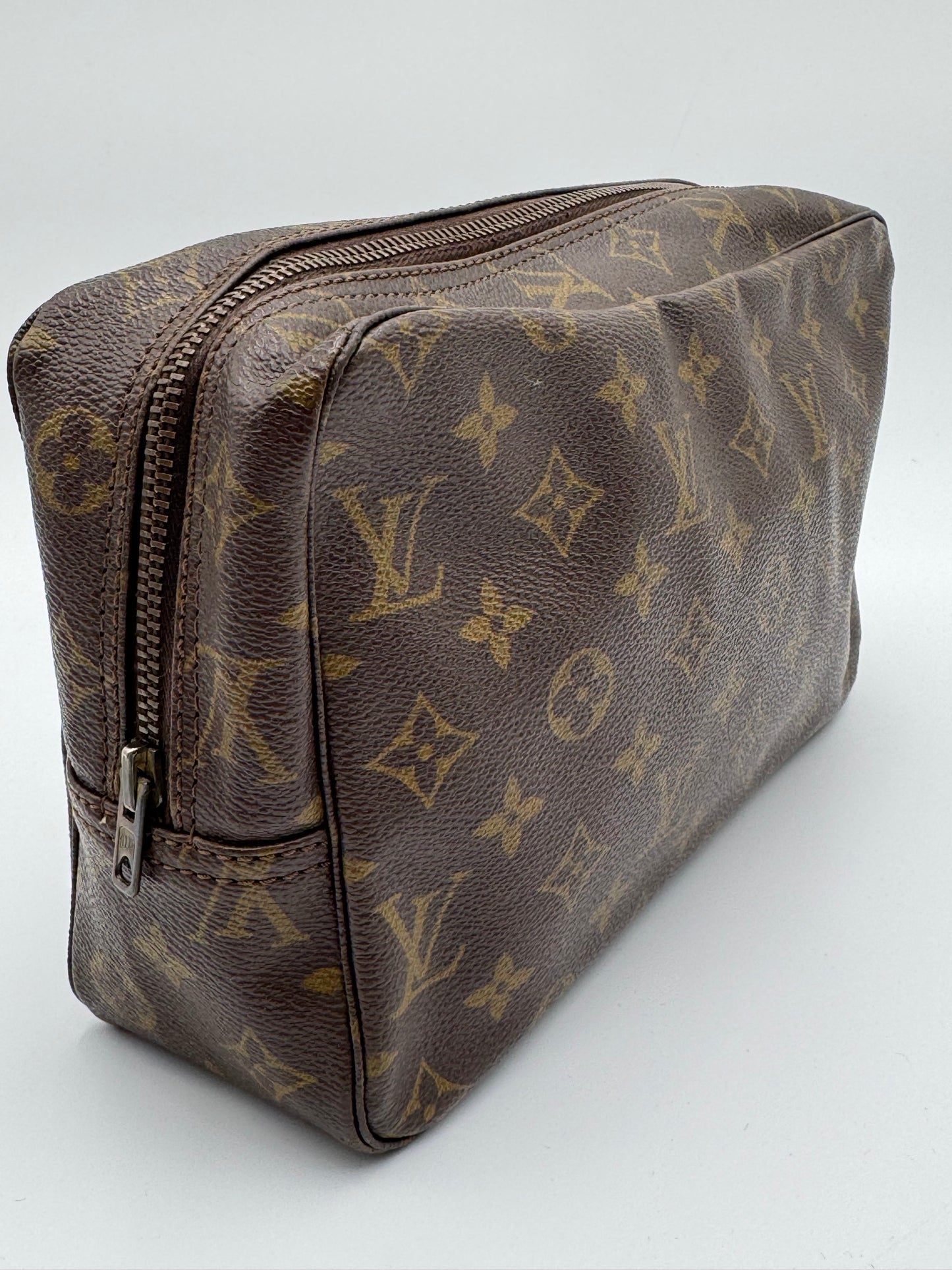 Louis Vuitton Monogram Trousse Toilette 28