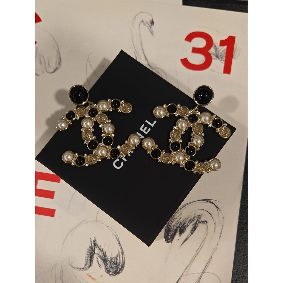 #200 - CHANEL B2019 Pearl & Strass CC Drop Earrings