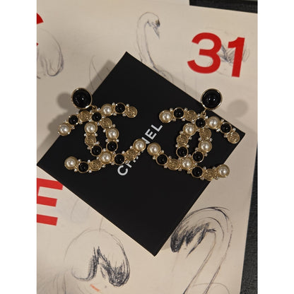 #200 - CHANEL B2019 Pearl & Strass CC Drop Earrings