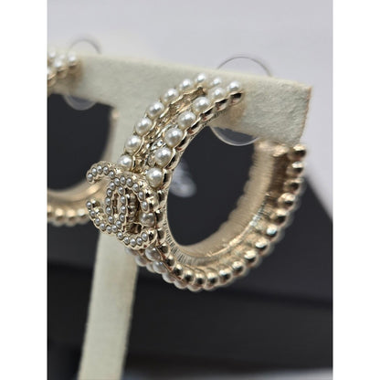 #180 - Chanel Hoop Faux Pearl 21B