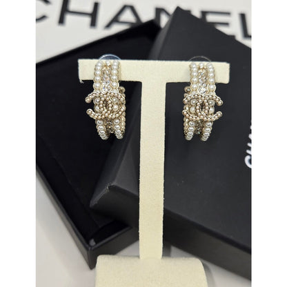 #180 - Chanel Hoop Faux Pearl 21B