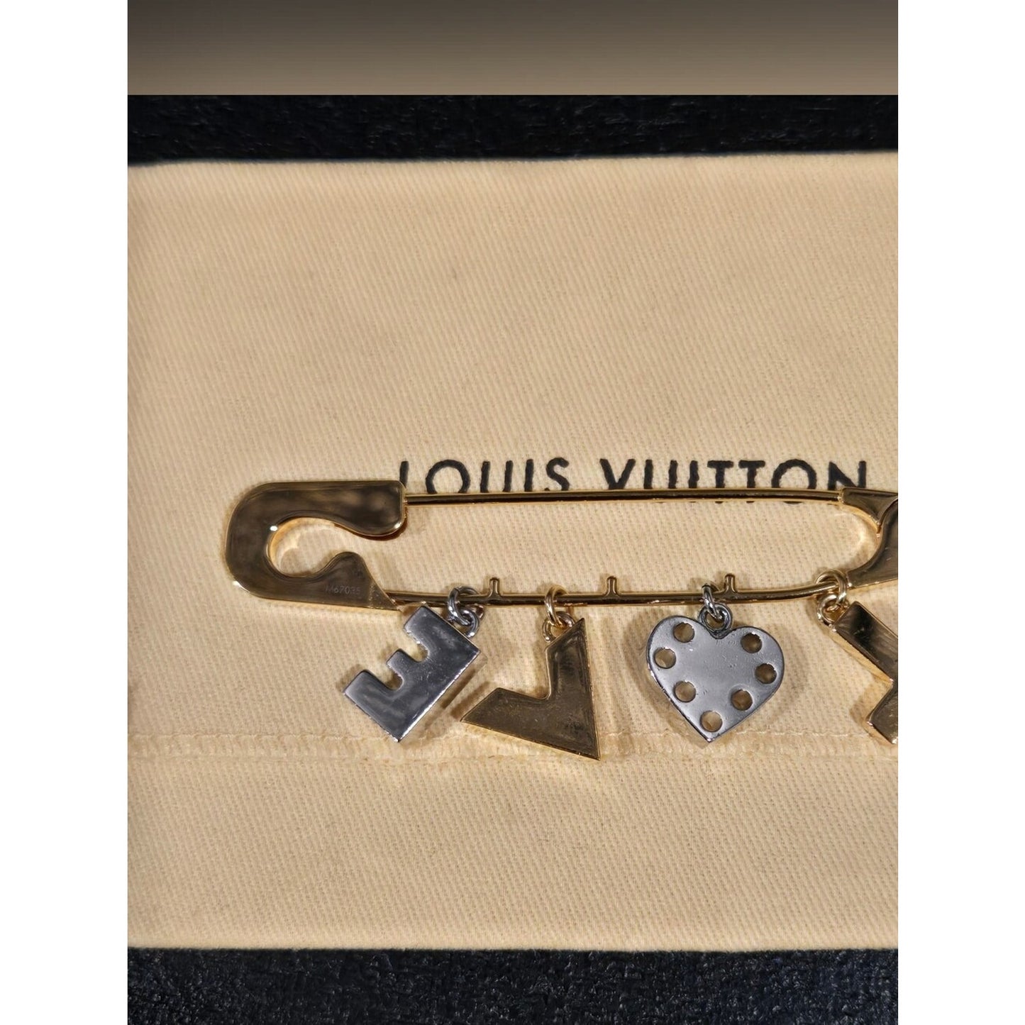 #135 - Louis Vuitton Brooch LOVE Safety Pin Motif M67035