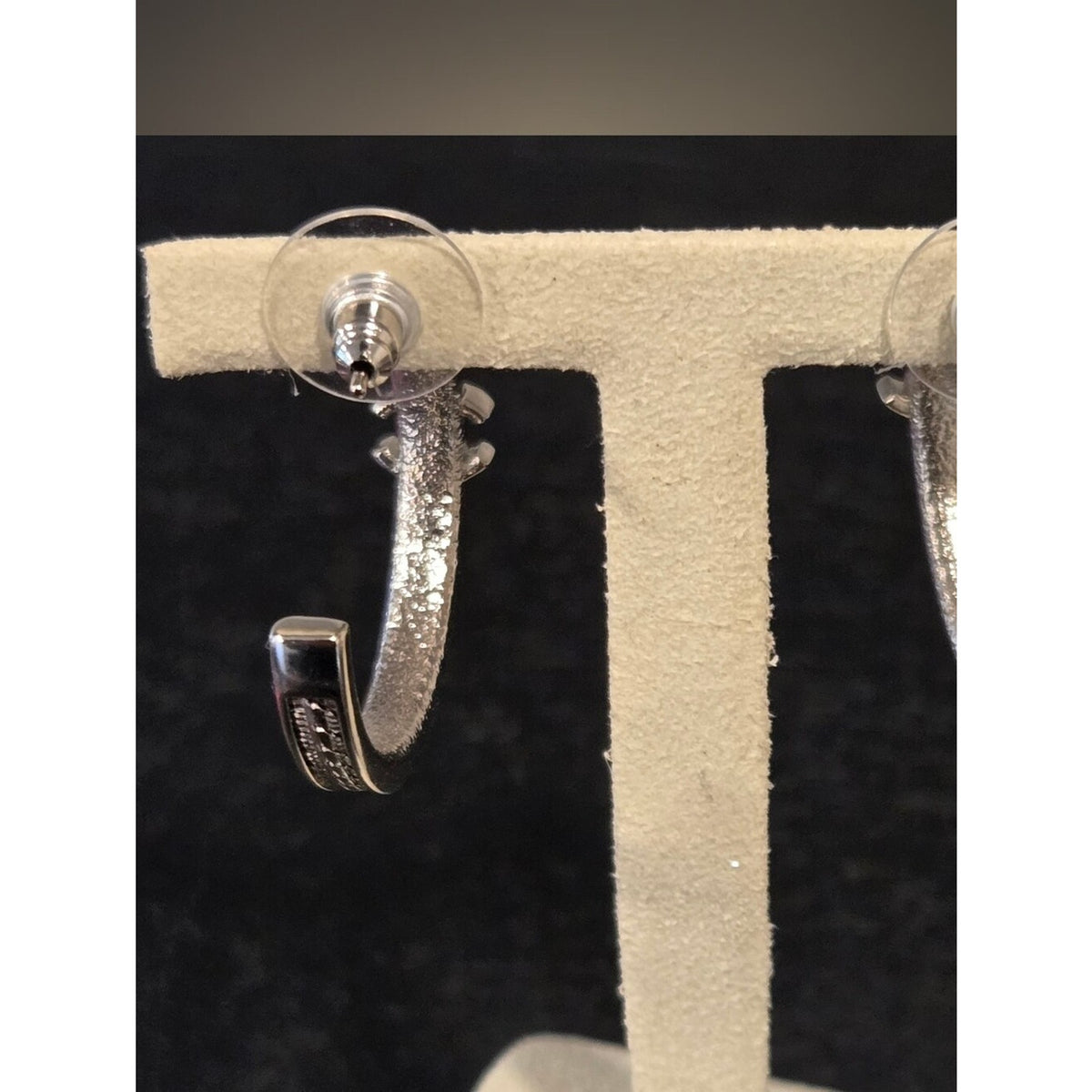 #196 - Chanel CC Silver Earrings A24