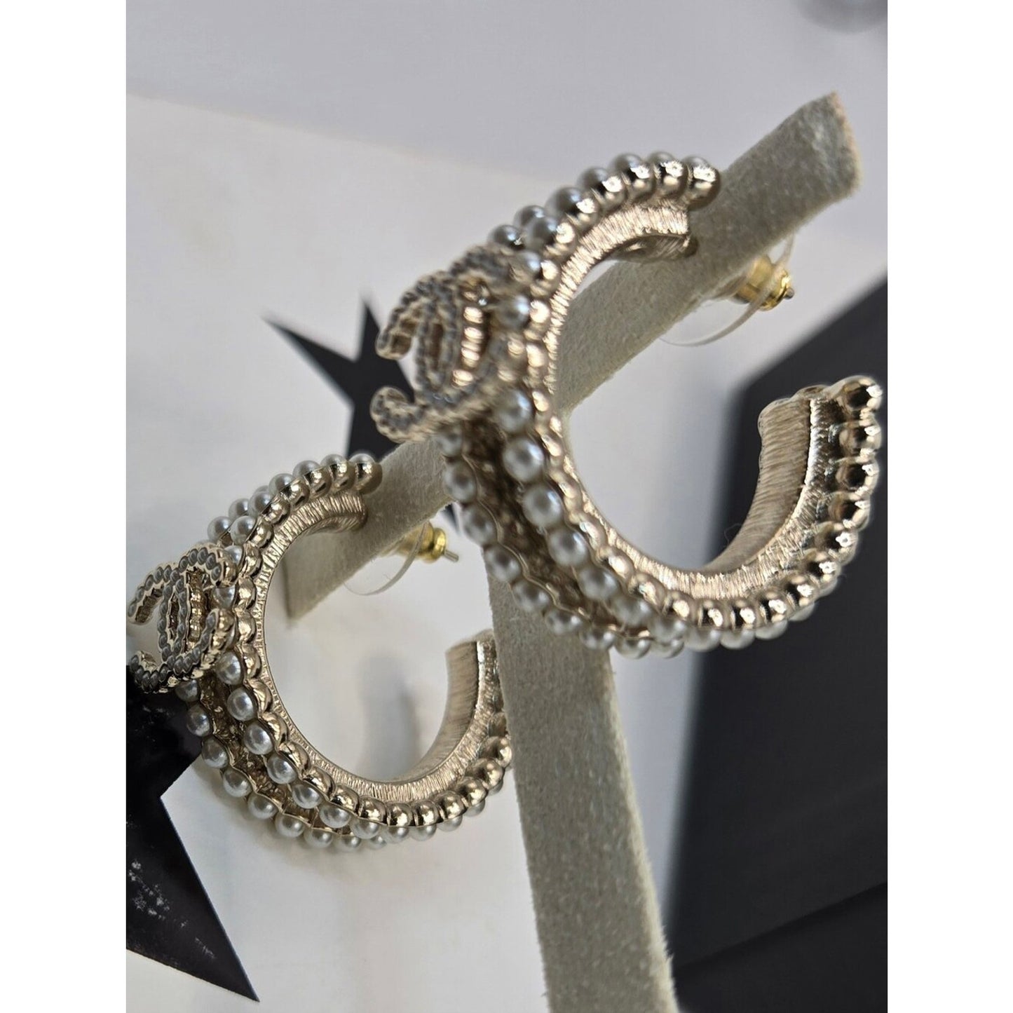 #180 - Chanel Hoop Faux Pearl 21B