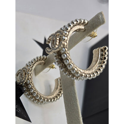 #180 - Chanel Hoop Faux Pearl 21B