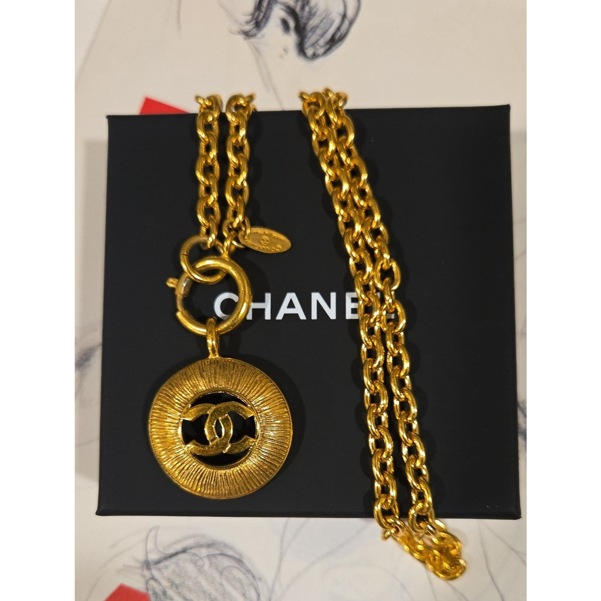 #1112 Vintage Chanel Coco Sunburst Interlocking CC Medallion Necklace GP