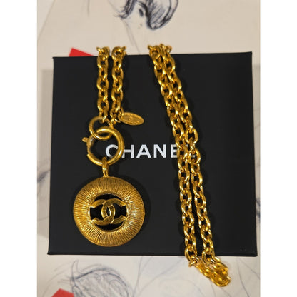 #1112 Vintage Chanel Coco Sunburst Interlocking CC Medallion Necklace GP