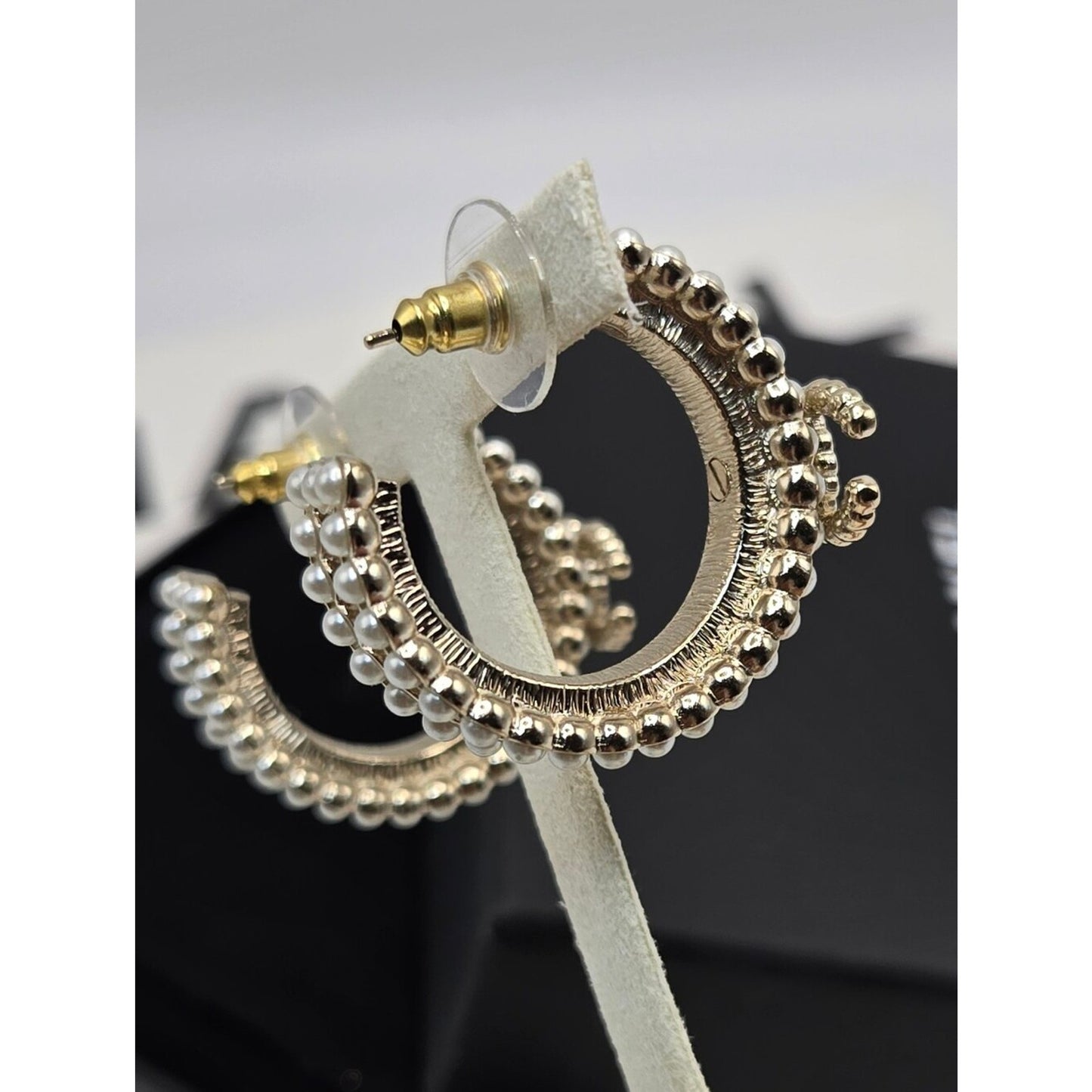 #180 - Chanel Hoop Faux Pearl 21B