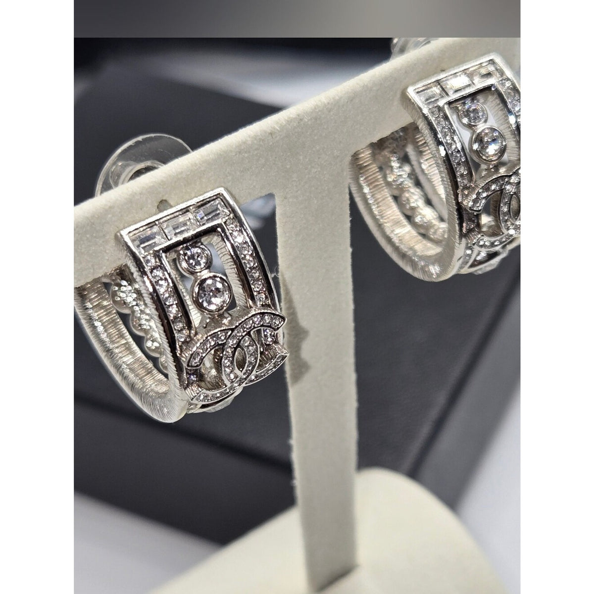 #181 - Chanel Earrings B23