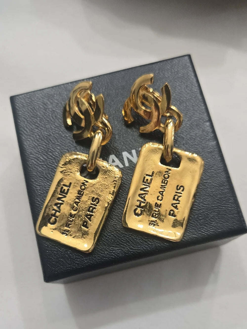 146 - Chanel earrings TAG EARRINGS , Coco Mark, GP plated, gold - CLIP