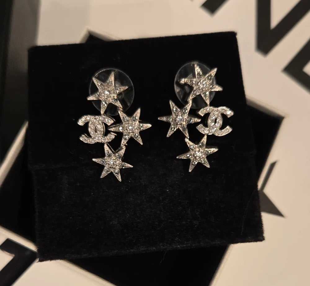 #147 CHANEL Star CC Earrings Silver, 2016 pierced - AUTHENTIC CHANEL