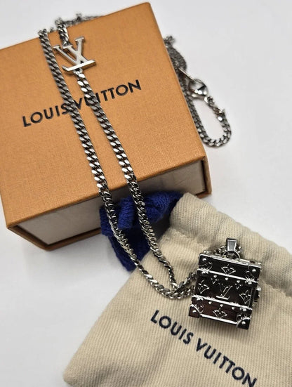 131 - LOUIS VUITTON M00527 Monogram LV Trunk Charm Pendant