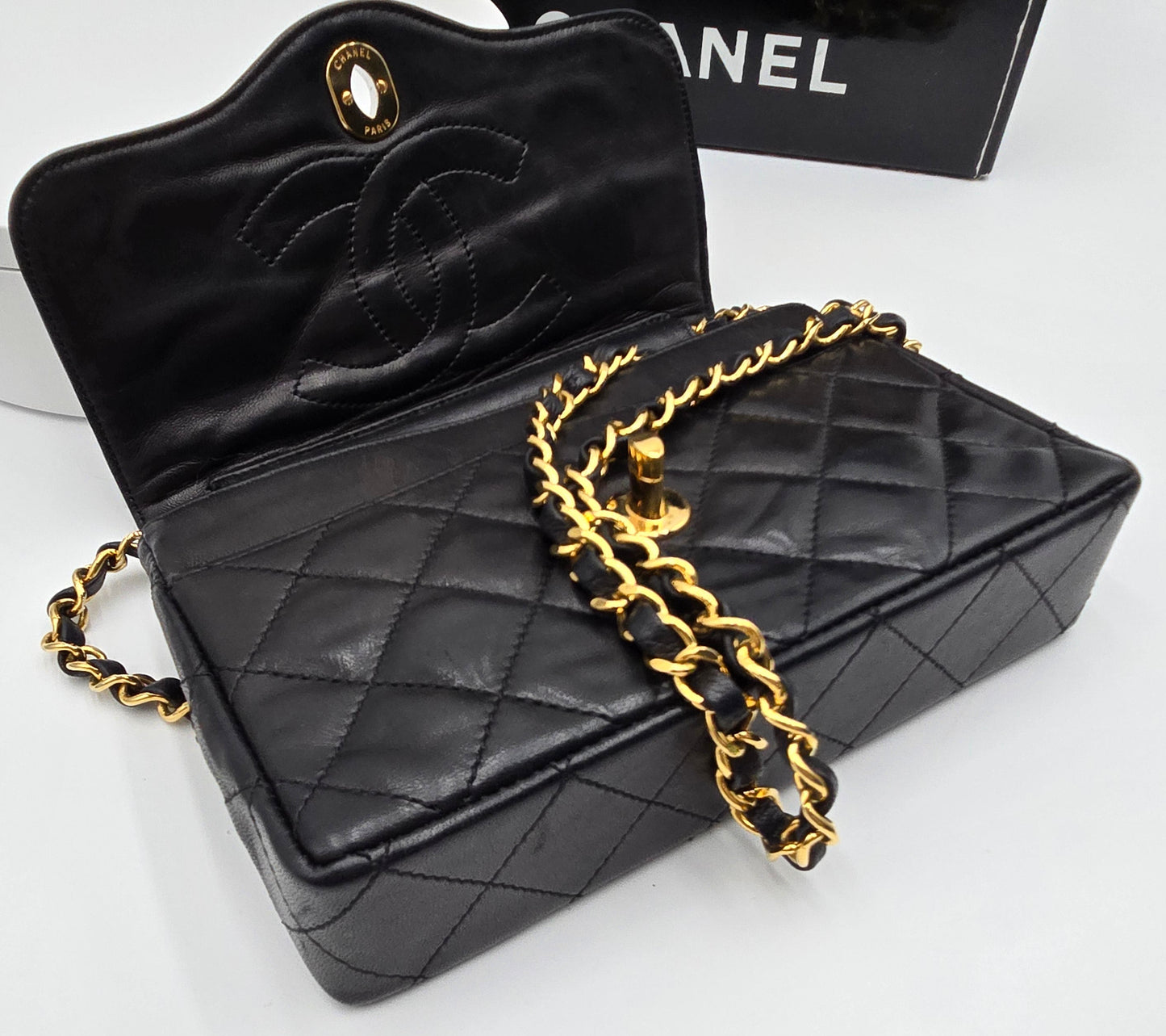 CHANEL Paris Limited Matelasse Lambskin Leather Chain Shoulder Bag 20057