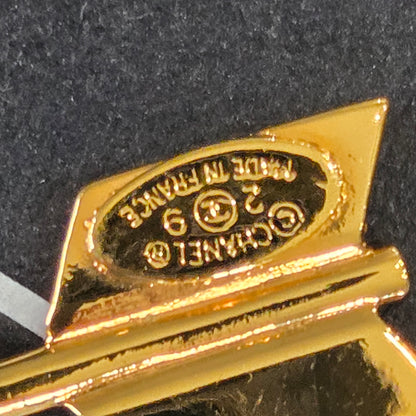 #157 - Vintage Chanel Gold-Plated Interlocking CC Arrow Stick Pin Brooch