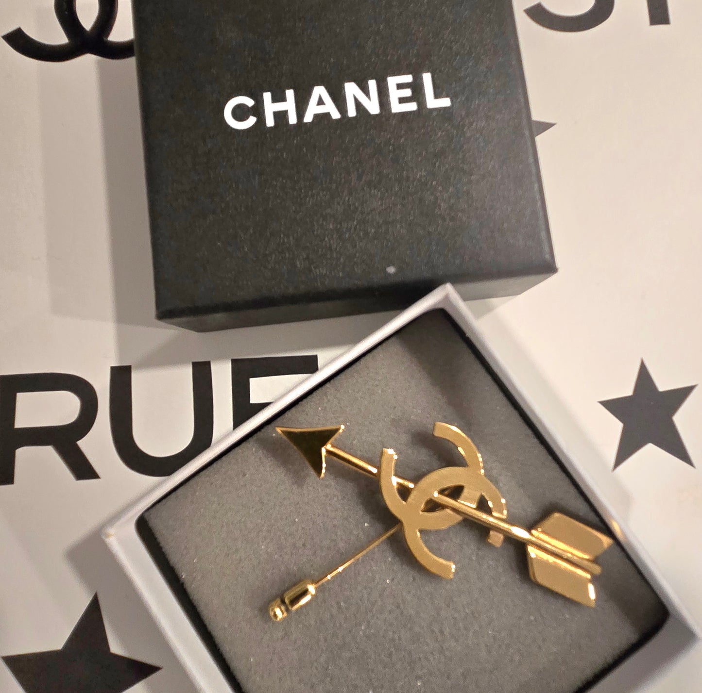 #157 - Vintage Chanel Gold-Plated Interlocking CC Arrow Stick Pin Brooch