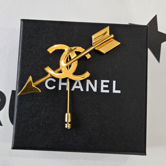 #157 - Vintage Chanel Gold-Plated Interlocking CC Arrow Stick Pin Brooch
