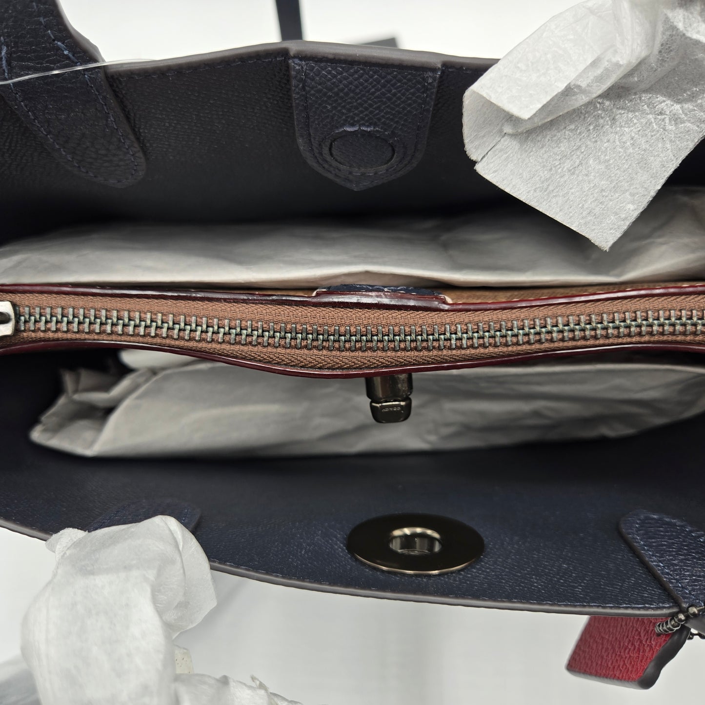 Coach Signature Willow Tote 24 Washed Chambray, Crossbody