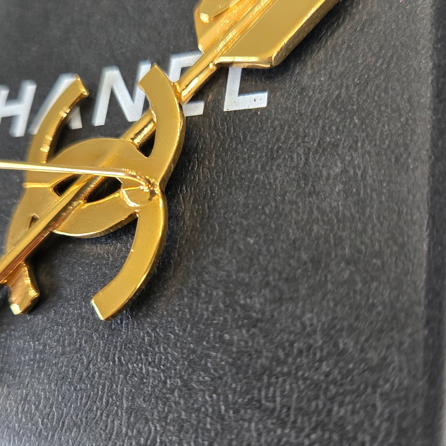 #157 - Vintage Chanel Gold-Plated Interlocking CC Arrow Stick Pin Brooch
