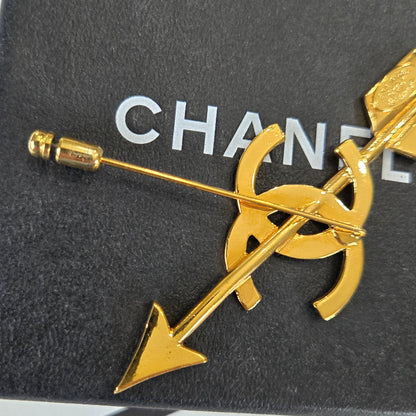 #157 - Vintage Chanel Gold-Plated Interlocking CC Arrow Stick Pin Brooch